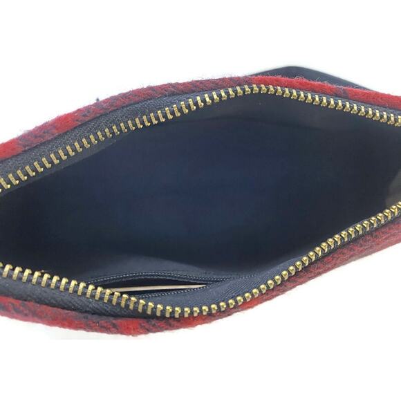 Bearpaw Flannel Purse Small Handbag Over the Shoulder Red and Black Plaid NWT - Picture 5 of 9